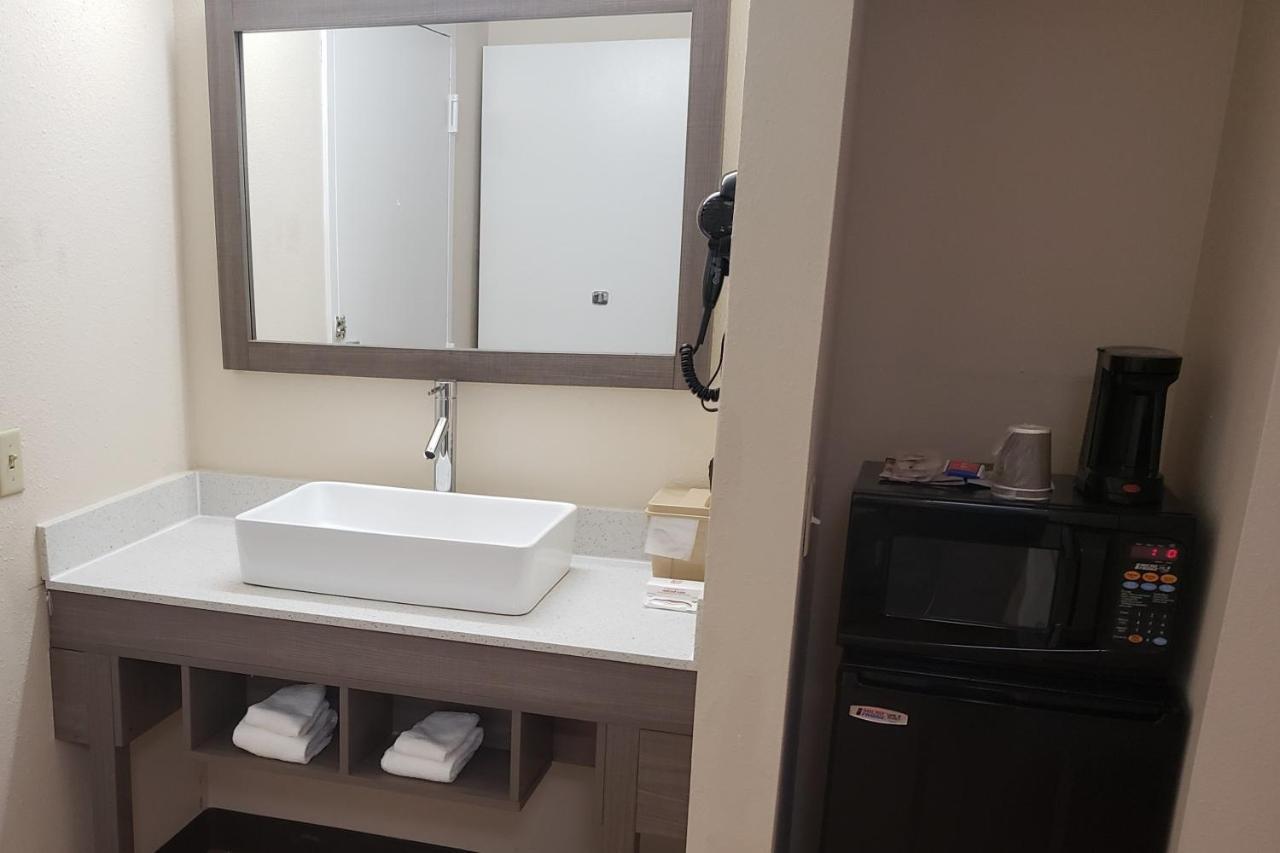 Red Roof Inn Moss Point Dış mekan fotoğraf