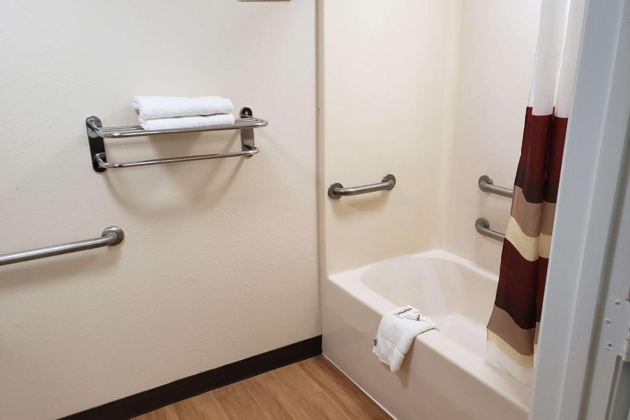 Red Roof Inn Moss Point Dış mekan fotoğraf